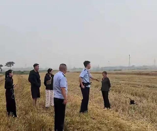 记者：费内巴切仍在和曼城谈阿克转会费，预计700万+150万镑