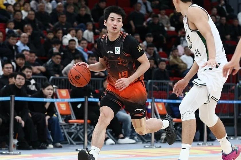乌法115k欧元买断阿加波夫,结束租借正式加盟