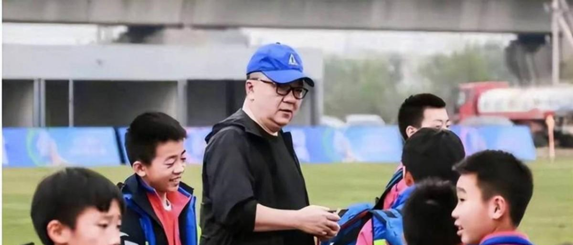 篮网开1.78亿抢里夫斯 湖人难留