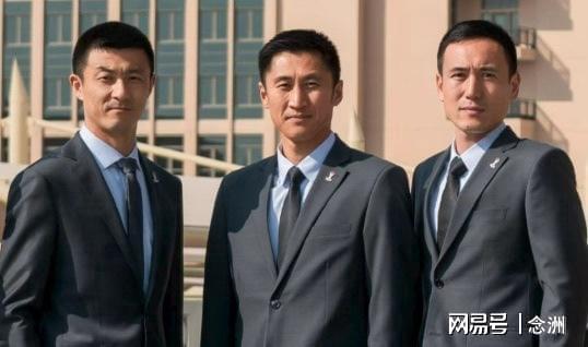 勇士队格林谈湖人队里夫斯顶薪：不能表现挣扎，否则骂得体无完肤