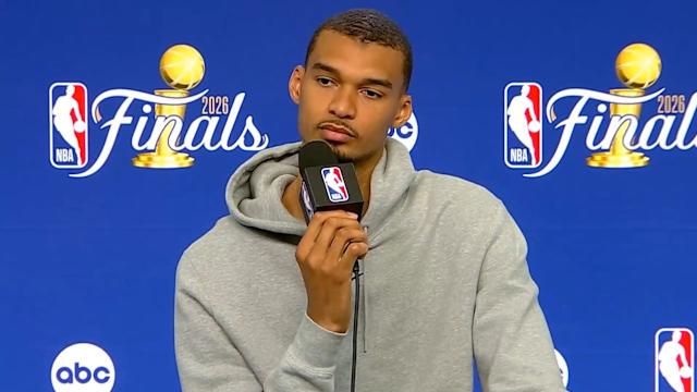 NBA球员齐聚青训营：朗多传授球商，欧文膝伤后首秀状态良好