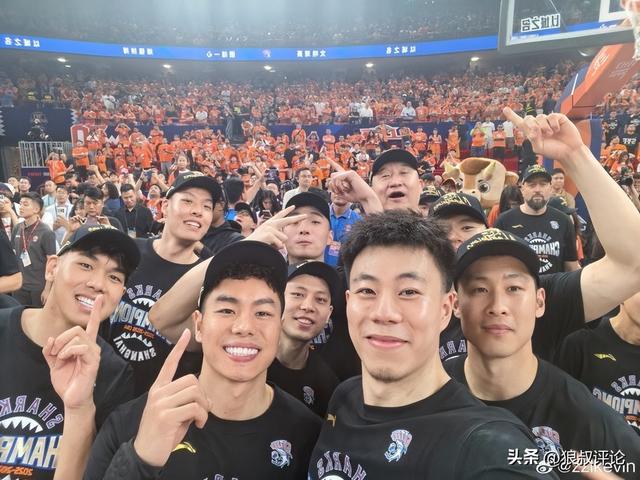 布伦森高呼XX文班！多人盼纽约为他塑雕像 队记：最接近科比之人