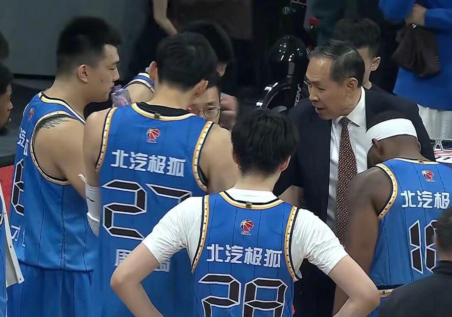 骑士消息：多人声援哈登，3换2交易方案出炉，新赛季战力榜更新