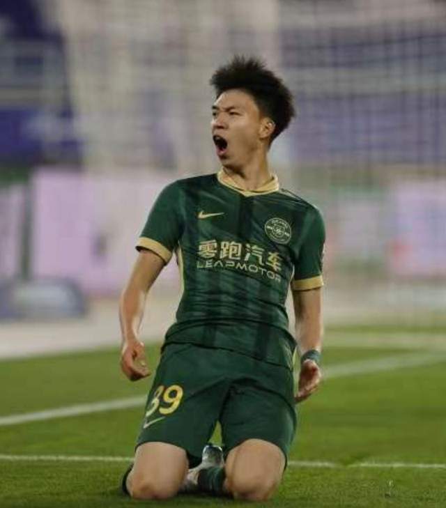 3队竞争杰伦布朗，火箭队优势大！3类交易筹码在手，只等斯通点头