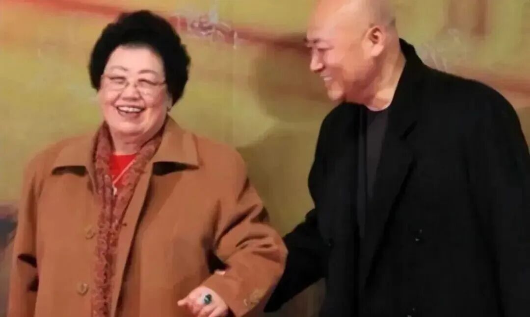字母哥首选热火，雄鹿陷交易两难