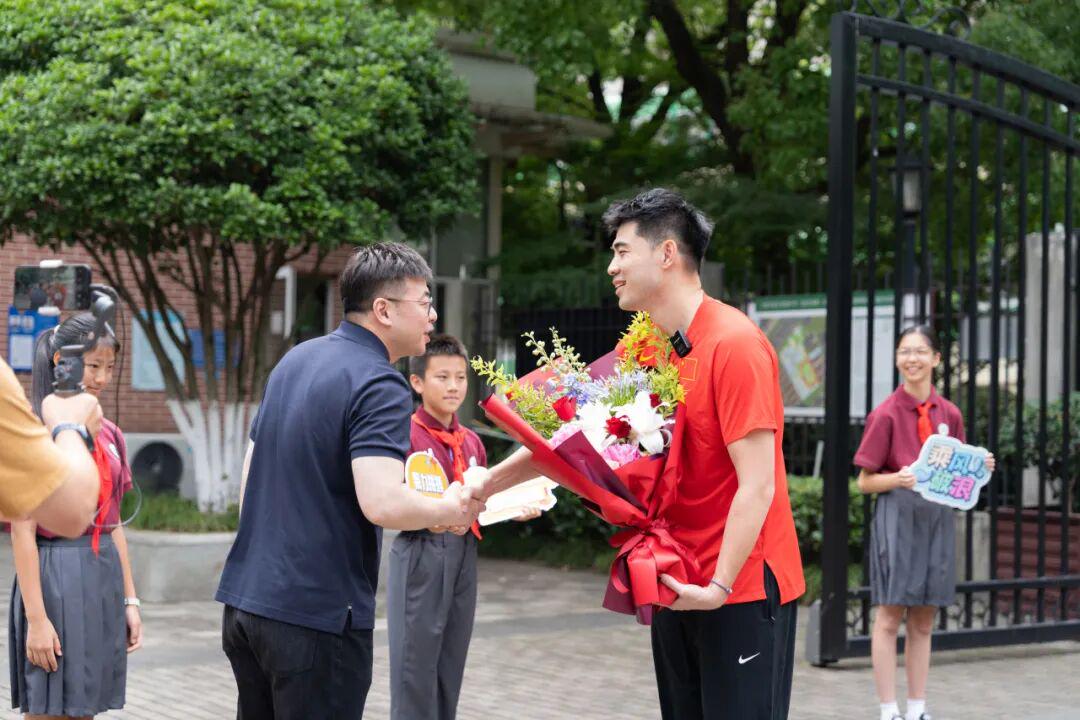 输给尼克斯4分！揪出1个表现最差之人，坑惨了马刺
