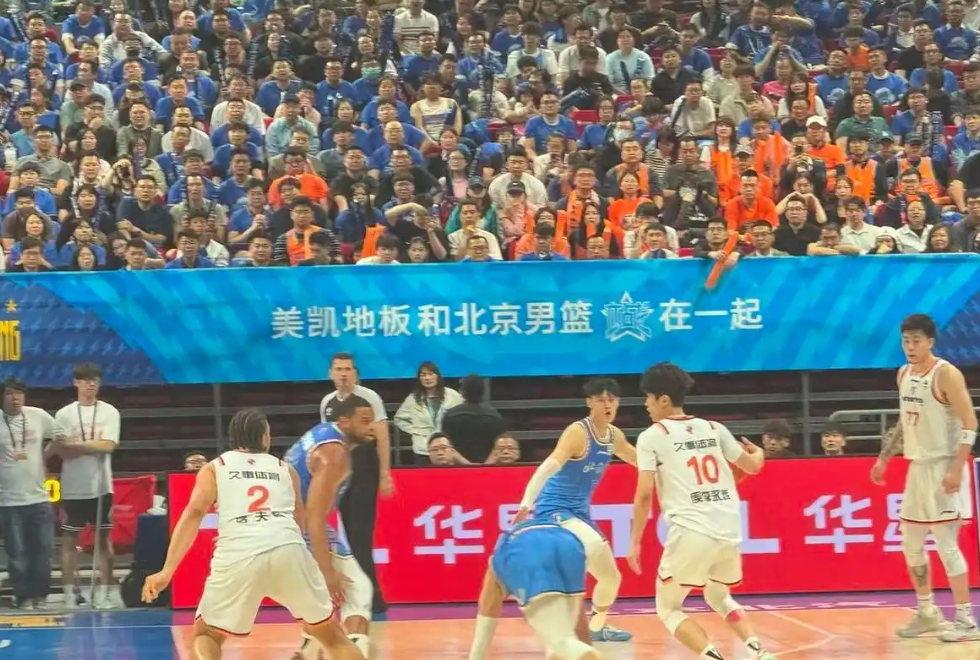 亚历山大遭淘汰后提前开启休赛期训练