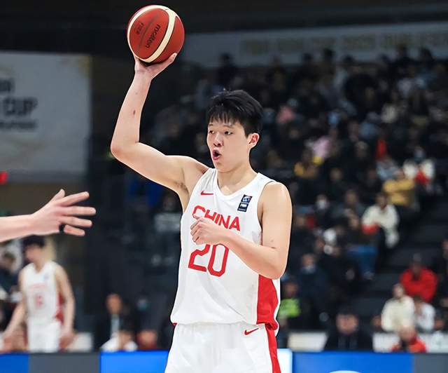 尼克斯太太团赛后计划曝光：一个要宅家烧烤，一个继续当护士