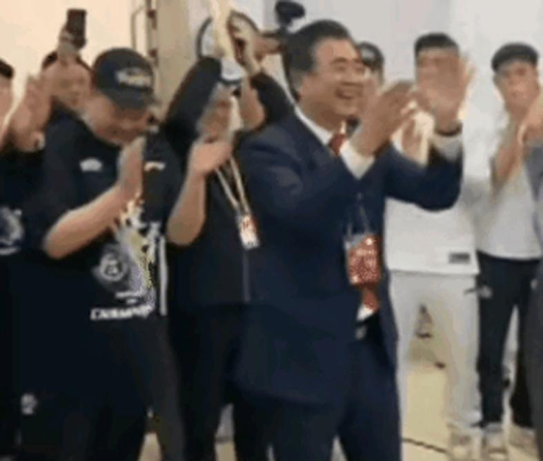 重磅消息曝出！湖人迎来引进墨菲三世的交易契机，全力辅佐东契奇