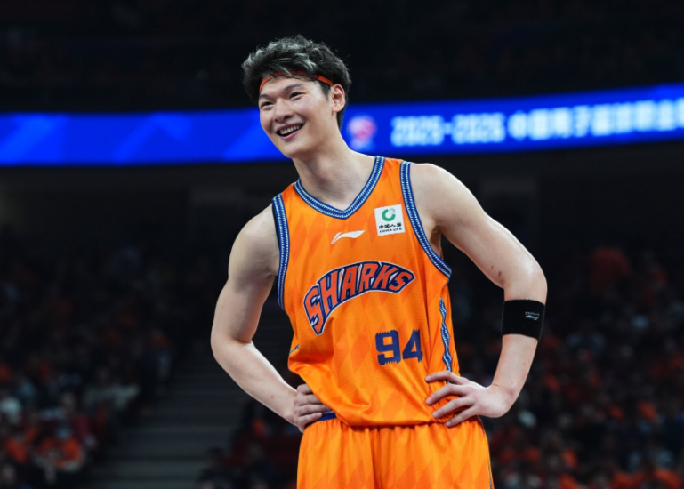 尊龙U17男篮虐委内瑞拉!张懿赵杰+2将齐爆,多人贡献,吕飞燕下替补