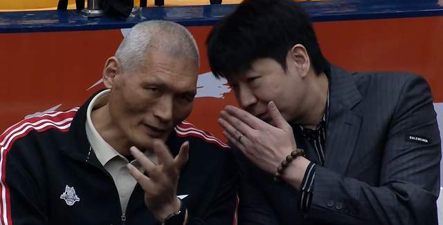ESPN记者：湖人队内部人士暗示詹姆斯父子可能一起转投新球队
