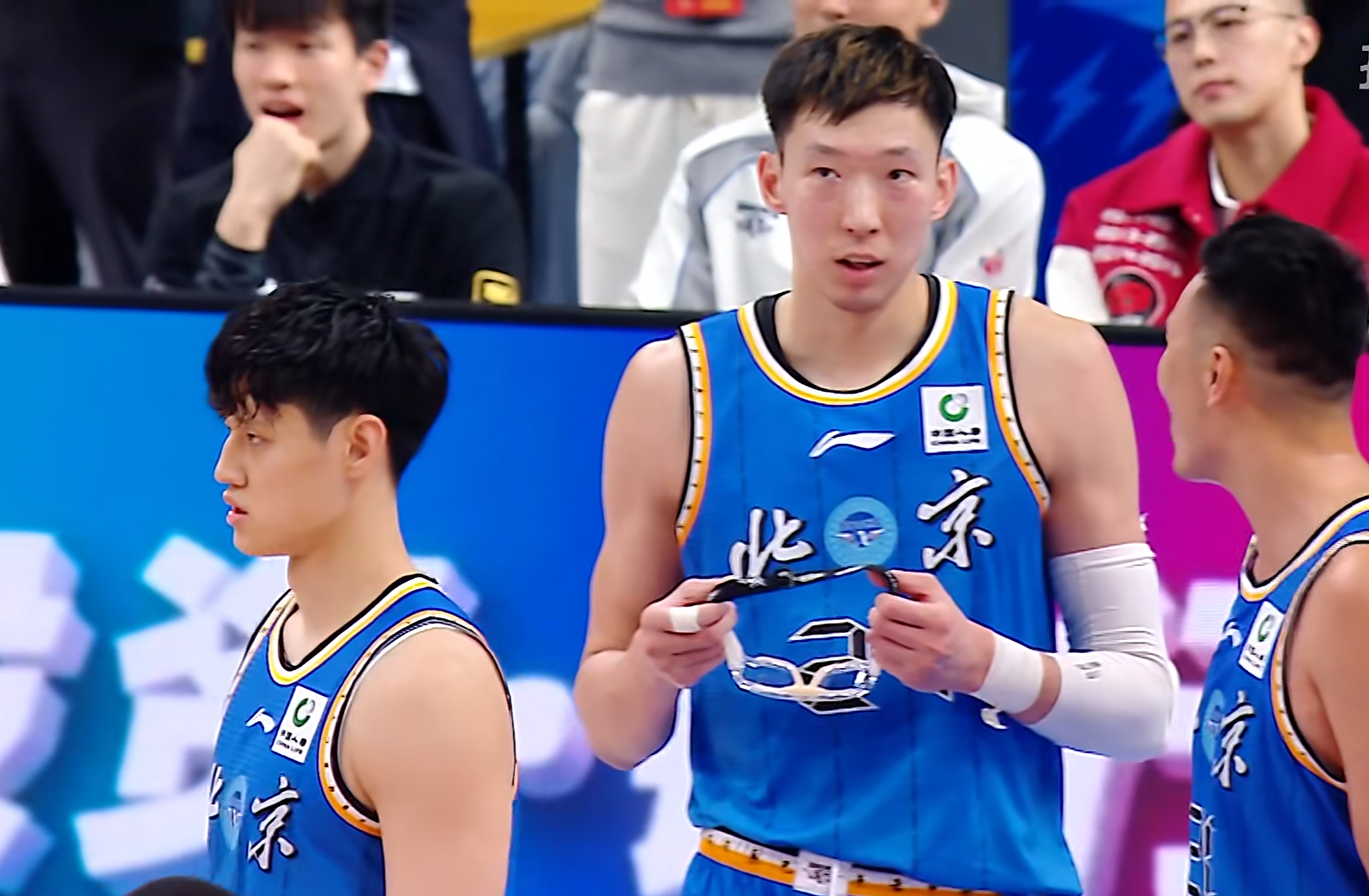 三万一张票，下不去手！尼克斯球迷攻陷圣城