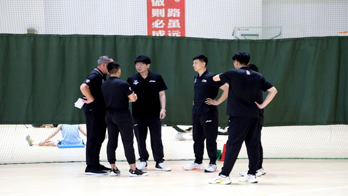 好莱坞女星观战NBA总决G5引热议