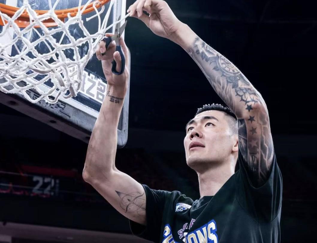 湖人试训冈萨加大六中锋，如果他落选，他就是双向合同的理想人选