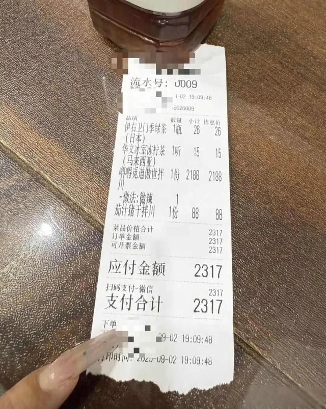 为什么十几支球队哄抢41岁的詹姆斯，湖人却不着急续约？