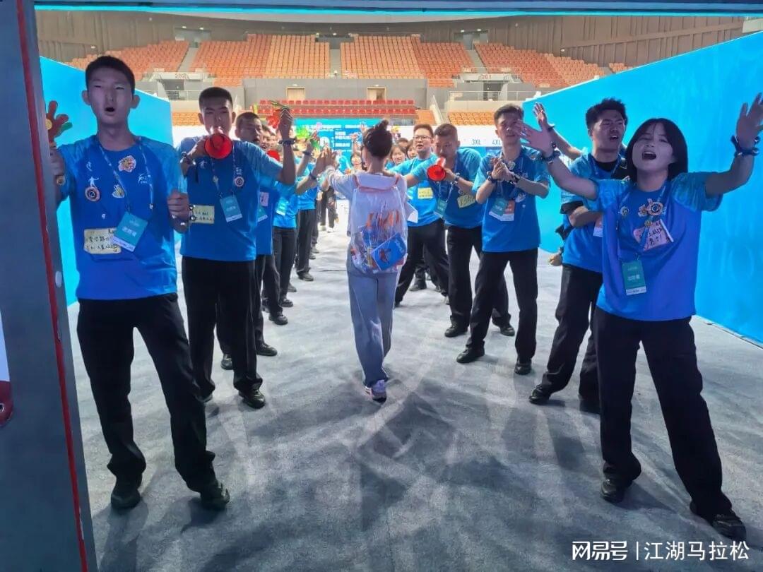 U17男篮虐委内瑞拉！张懿赵杰+2将齐爆，多人贡献，吕飞燕下替补