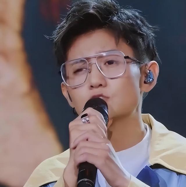 记者拉比奥、于帕、楚阿梅尼、萨利巴缺席训练前者母亲探班扑空
